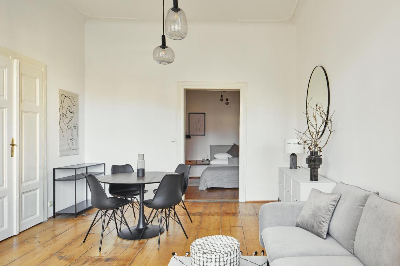 Contemporary On Old Town Square By Days * Praag