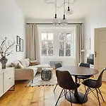 Contemporary Apartment On Old Town Square By Prague Days
