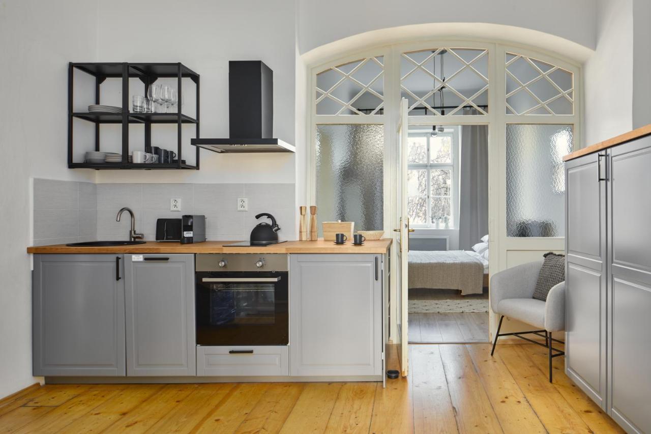 Contemporary On Old Town Square By Days Apartment
