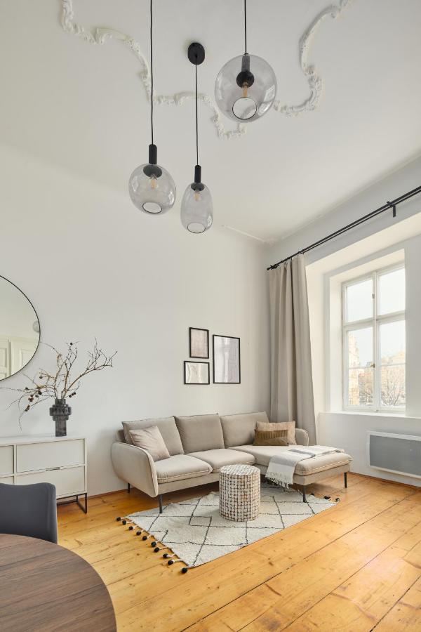 Apartment Contemporary On Old Town Square By Days Prague