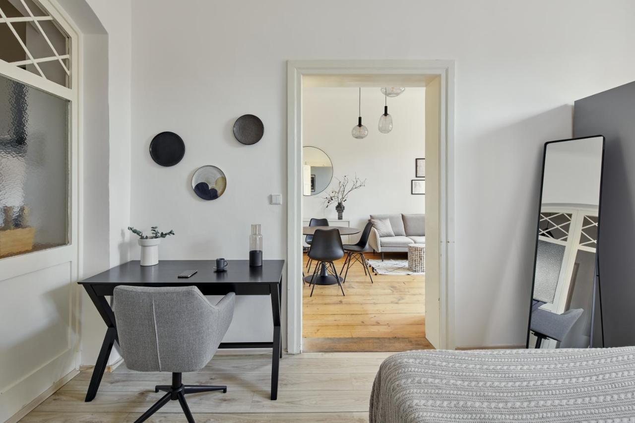 Contemporary On Old Town Square By Days Apartment