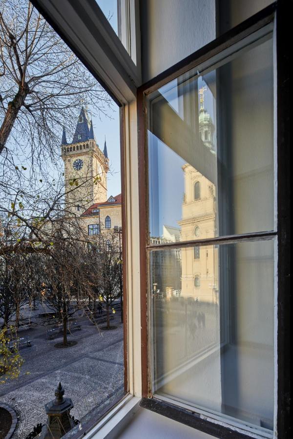 Contemporary On Old Town Square By Days Apartment